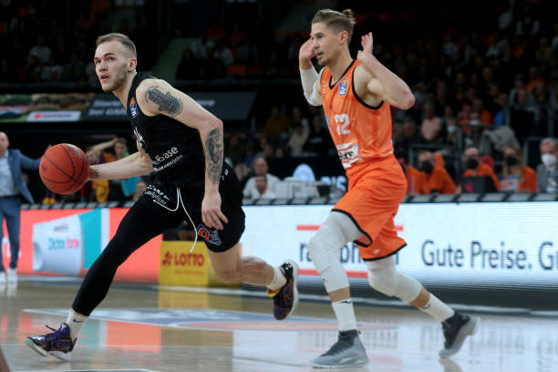 先锁定新前 先锁定新前