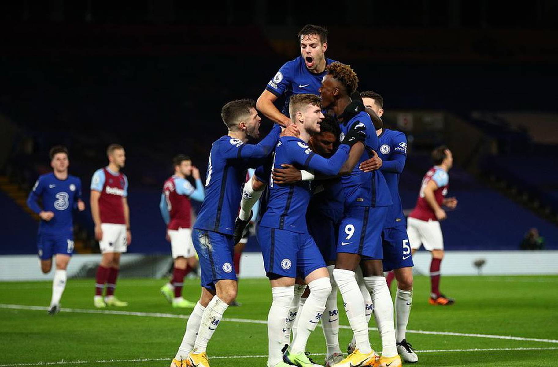 的前锋在随 的前锋在随